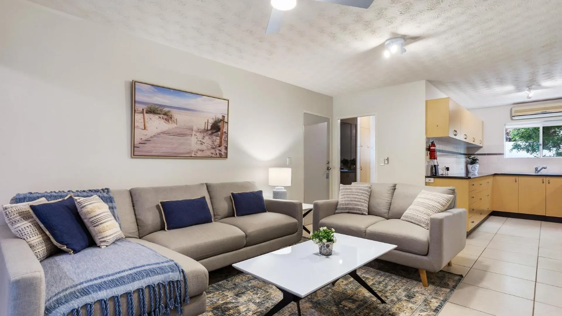 מרוצ'ידור Beachfront 2-Bedroom Apartment With Secure Parking אוסטרליה